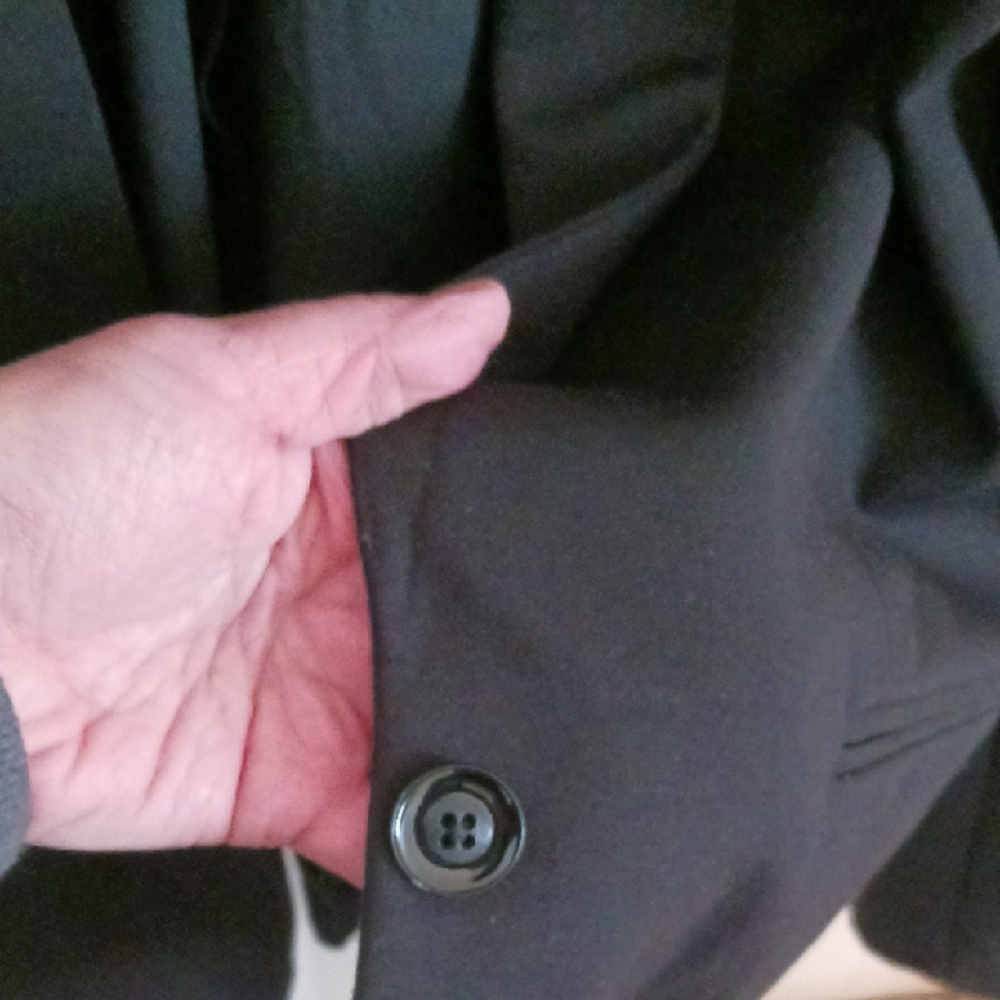 T Tahari Classic Black Blazer - Picture 7 of 8